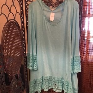 Tunic with lace trim